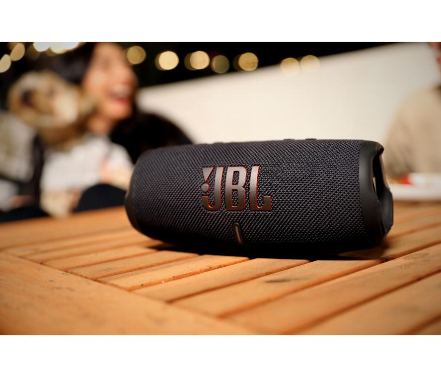 BOCINA JBL CHARGE 5 BLUETOOTH 5.1, WATERPROOF IP67, 40W, POWER BANK  INCLUIDO, 20 DB, JBL PARTYBOOST, 20 HRS AUTONOMIA, COLOR NEGRO  (CHARGE5BLKAM). 